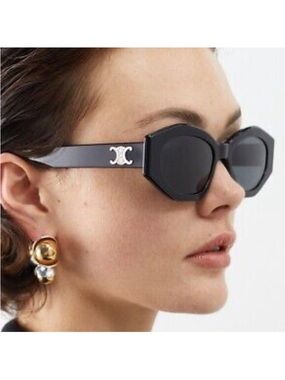New! Celine Sunglasses CL40238U 01A, Triomphe, Black, Authentic $550